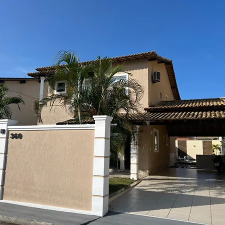 Casa com piscina, churrasqueira e ar condicionado em condomínio-2